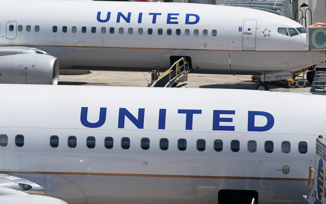 Boeing 737-800 operated by United Airlines lands in Medford, Oregon with exterior panel missing, following departure from San Francisco.