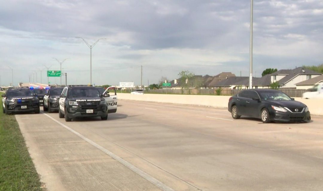 Man sustains multiple gunshot wounds along Fort Bend Toll Road